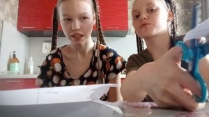 Вика опять сделала секретный бокс