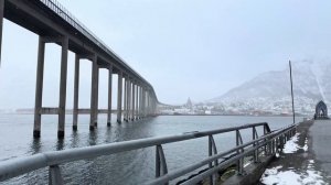 Тромсё арктический холод прогулка по северному городу среди снега и льда