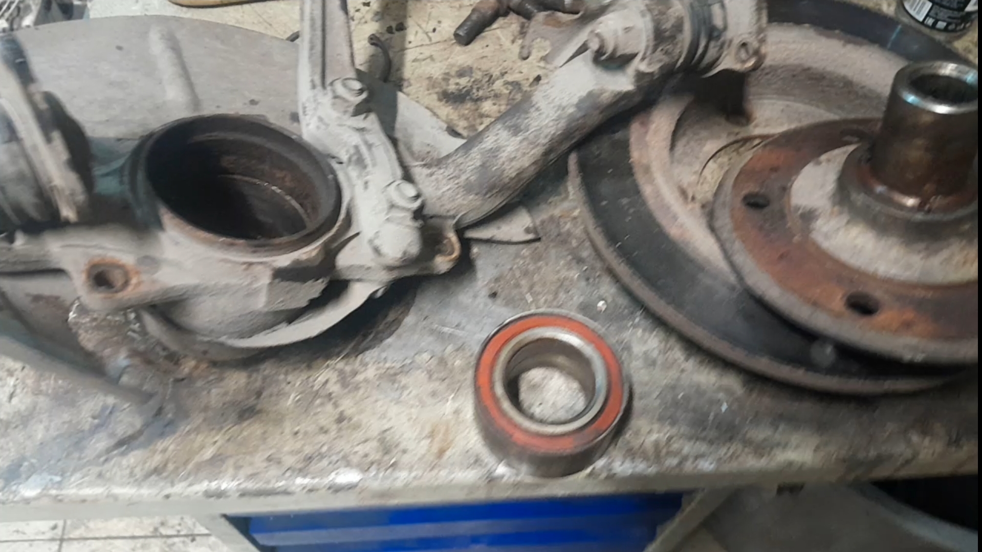 Нерегулируемый подшипник ступицы нива .