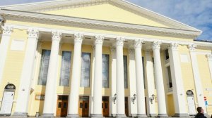 Театр драмы и комедии (Театральная площадь, Киров)