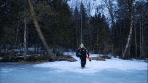 Рыбак зашел в лес нашел озеро и обалдел. Рыбалка в марте 2026 на жерлицы и мормышку