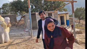 Семья Хамида возвращается в старый дом Исы после медового месяца с Захрой.