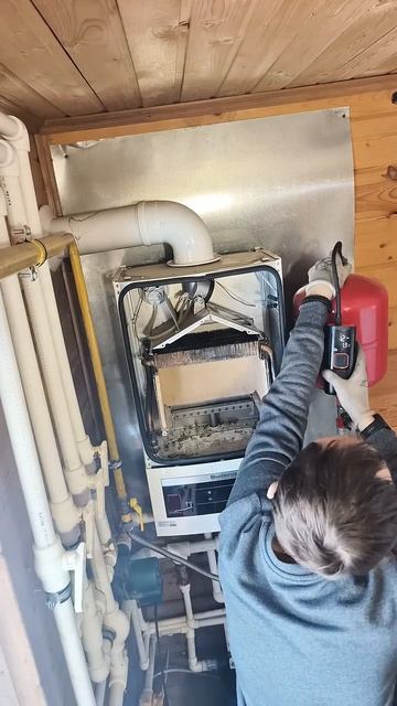 Обслужи и промой теплообменник ГВС для комфорта #ремонткотла #buderus #газ