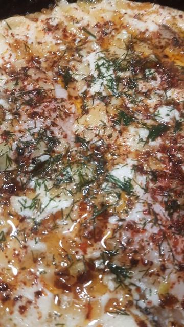 Базовый минимум. Холостяцкий омлет с обжаренным луком и ветчиной.