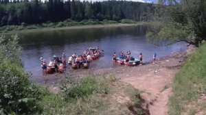 Сплав по реке Койва День 3 Новые 3 тайменя и малышки Речной спецназ Жгём Таёжную свечу в походе.