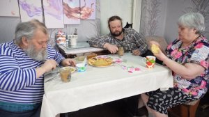 Вкусно кушаем домашние оладушки и блины Завтракаем всей семьёй ПОДВАЛ ИЛЬИЧА