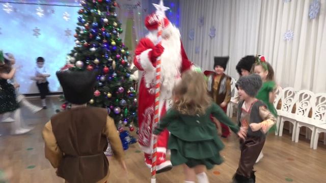 Игра с Дед Морозом Русские зимы детсад 49 группа Солнышко Новогодний утренник