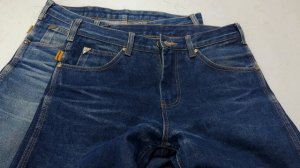 Почему одни джинсы трутся, а другие нет?