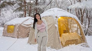 Кемпинг в условиях сильного снегопада❄️ с двухкомнатной надувной палаткой.