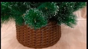 Юбочка для ёлки из ротанга в технике "обратное плетение "