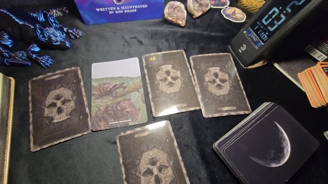 КТО И ЧТО ЖИВЁТ В ТВОЁМ ДОМЕ 🏠🏚 расклад таро