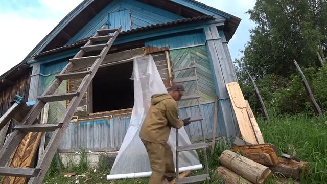 ЭТОТ ПАРЕНЬ КУПИЛ СТАРЫЙ ДОМ И НАЧАЛ КАПИТАЛЬНЫЙ РЕМОНТ, СОСЕДИ БЫЛИ В ШОКЕ!