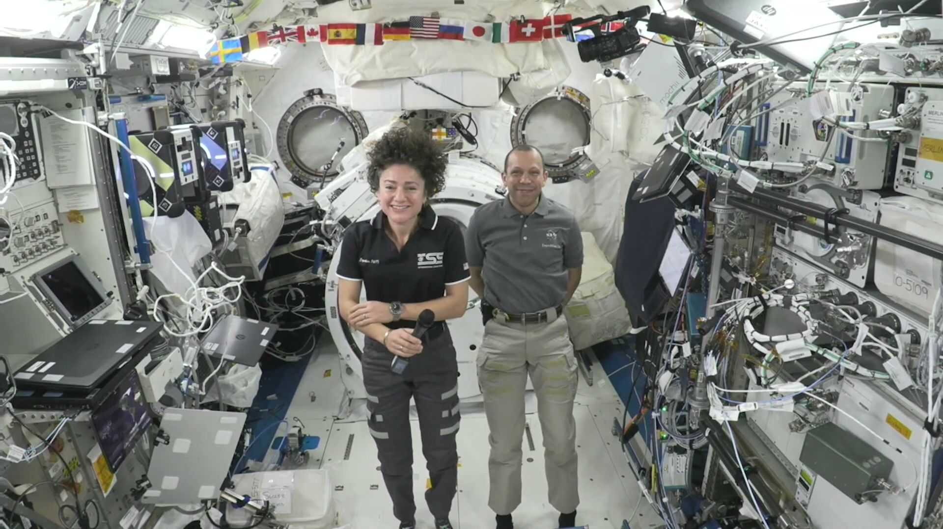 Астронавты НАСА обсуждают жизнь в космосе с представителями учебного центра Challenger – 20/03/2026