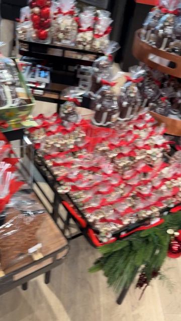 Огромное количество шоколада