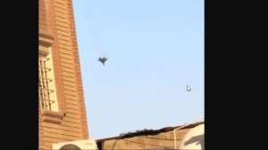 Ещё один F-15 сбит. В небе над Кувейтом падает очередной F-15.