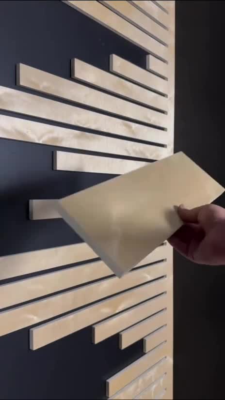 Стена, задекорированная рейками