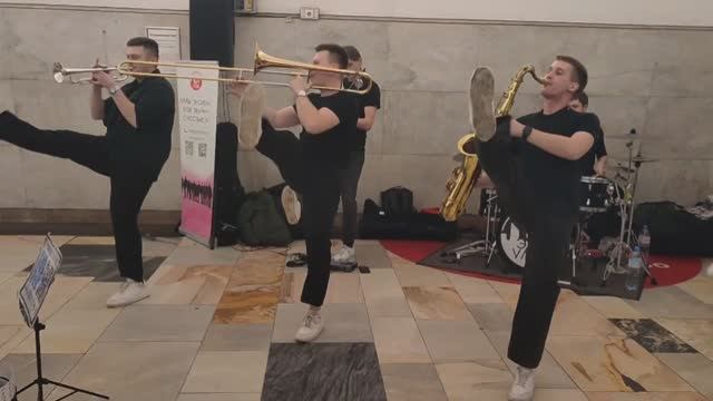 Парни из брасс-бэнда 