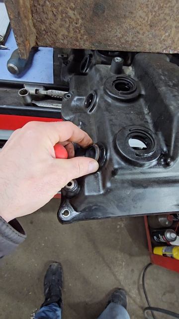 LC150 3.0 Трещина в клапанной крышке. Меняем на модернизированную #lc150 #automobile #топ #тойота