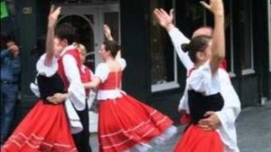 Чардаш, венгерский танец в стиле степ  исполнить? А что, взглянуть по новому  всегда же интересно