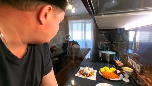 ПОДГЛЯДЫВАЕТ😃Наверное Только Я иду на ЭКСПЕРИМЕНТЫ! САЛАТ ГОТОВИМ!ВЛОГ.