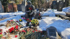 Новодевичье кладбище в Москве.