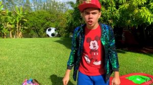 Настя устроила домашний зоопарк