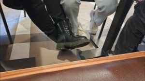 Малыш плачет играть