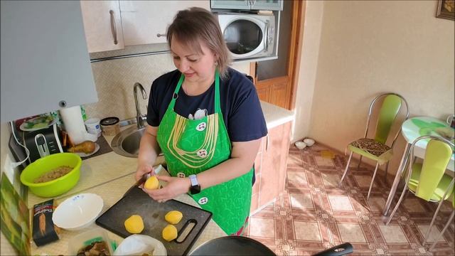 На обед грибной суп / Котлеты с подливой / Ответ на комментарий / Мои кастрюли