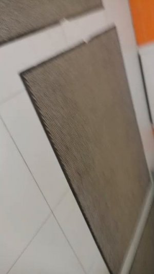 кто последний покинет диван в подъезде