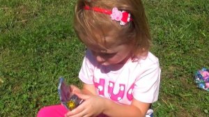 Новые игрушки в шариках - Видео Распаковка для детей