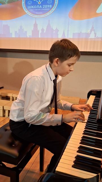 и немного на рояли)