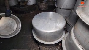 Самые большие алюминиевые кастрюли.