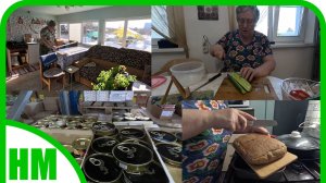 23 марта. По магазинам. Муж прикручивает жалюзи. Я пеку хлеб, крошу салат и жарю рыбу.