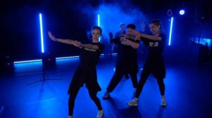 Lets get it started by Westend. Ученики школы мюзикла исполняют хит Black Eyed Peas.