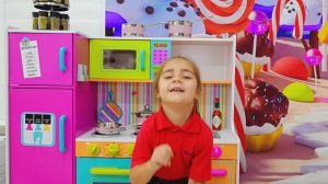 Мия учится зарабатывать и экономить деньги