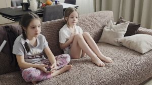 мы с Амелией Амелией смотрим игры, март 2026