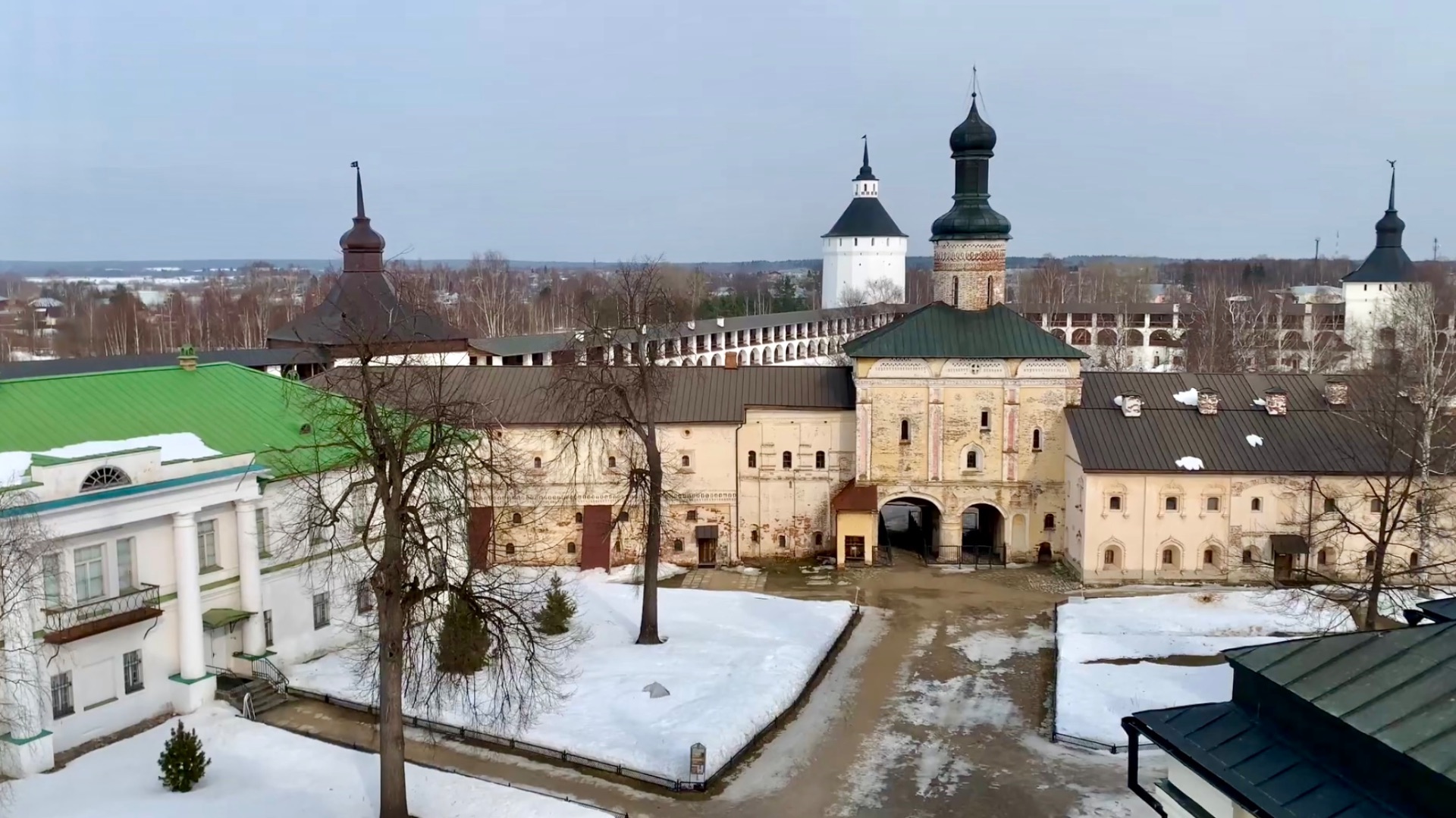 Подъем на колокольню Кирилло-Белозерского монастыря Музея -Заповеднмка Вологодская обл