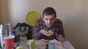 Обжор мукбанг из Ростикс Картофель фри