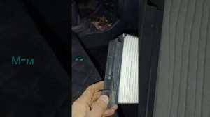 Нисан Альмера 2014 г. замена салонного фильтра.