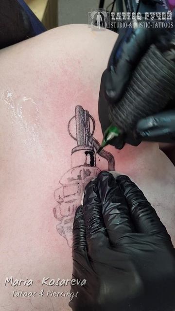 • Для нашего замечательно весёлого гостя тату от Маши - лимонка. (для шустрых, это граната ргд)