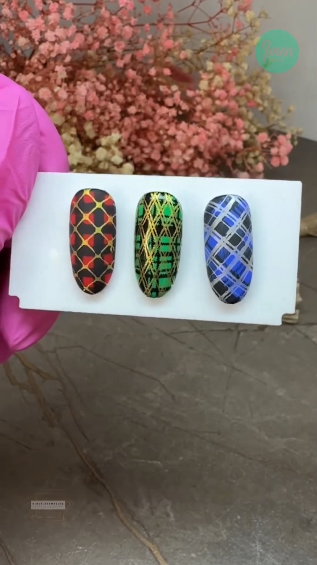 Как сделать идеальные клетки на ногтях за считанные секунды 🤍