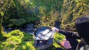 Приготовление бургеров на природе.