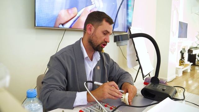 "Жизнь столицы". Академия стоматологического мастерства доктора Зорина.