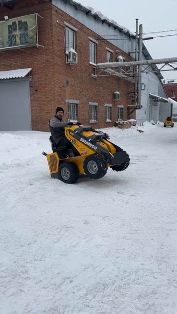 У сборщиков свой подход к проверке😎 #baumech #спецтехника #техника