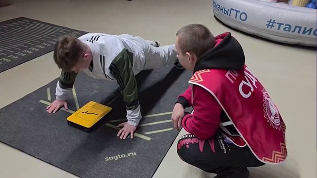 На Южном Урале состоялся турнир по хоккею с мячом в валенках