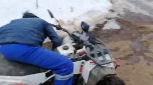 ГРИШАНЯ И МИХАЛЫЧ СТОЯТ ЗАВОДЯТСЯ