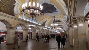 Метро Москвы очень красивая станция Комсомольская самое красивое в мире метро