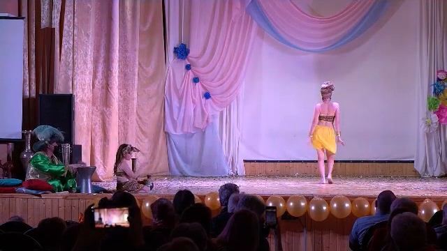 ДУЭТ Печененко Александра  и Бачурина София танец 