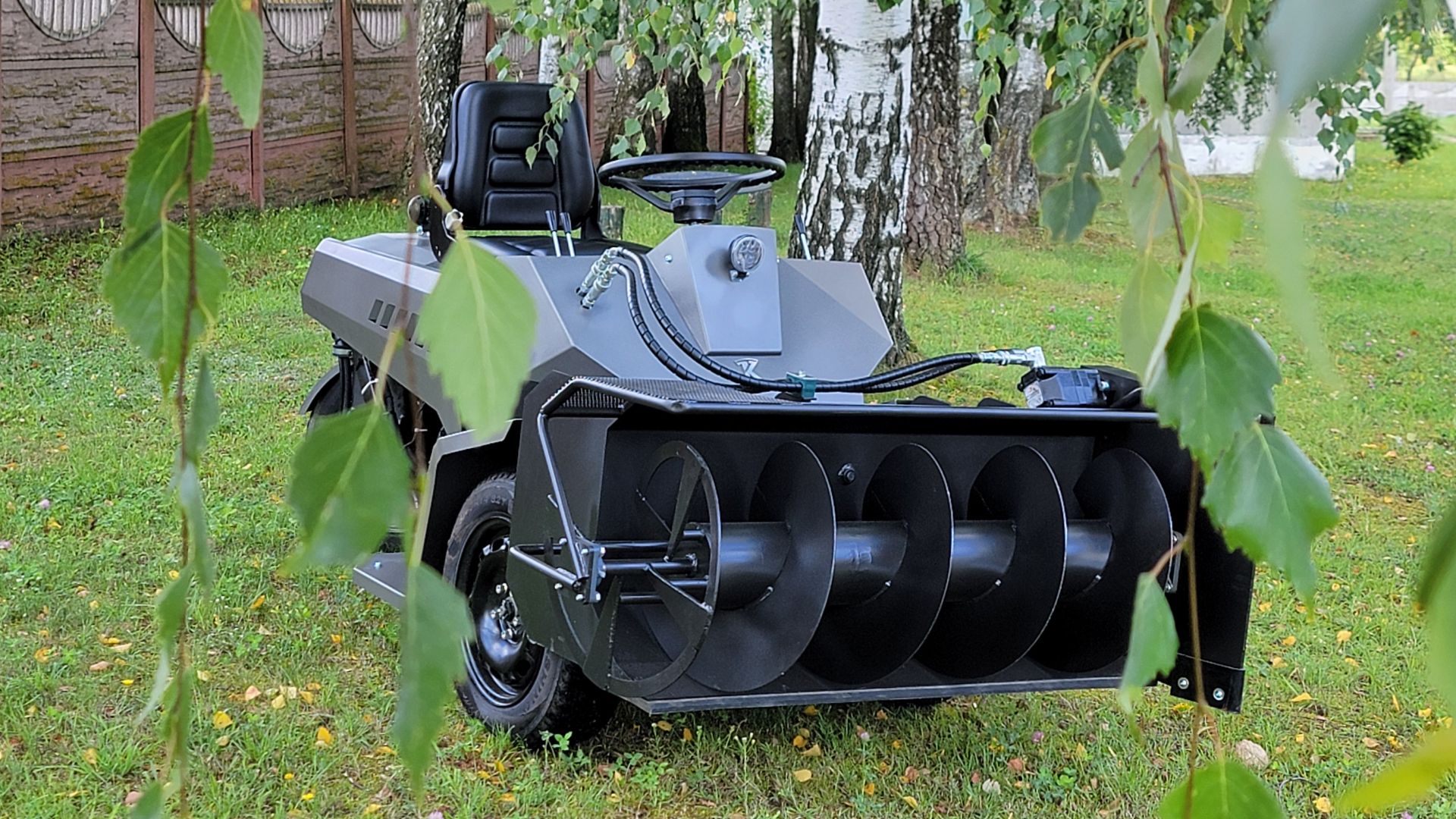 Подталкиватель кормов Кормилец