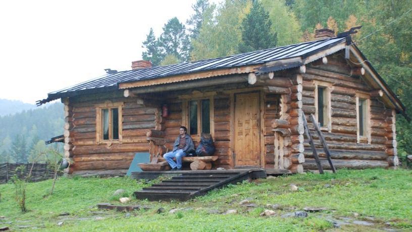 Незваный гость из тьмы леса. Атака на охотничье зимовье. Таежные истории.